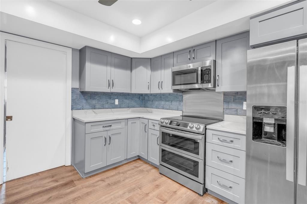 For Sale: $395,000 (3 beds, 2 baths, 1956 Square Feet)