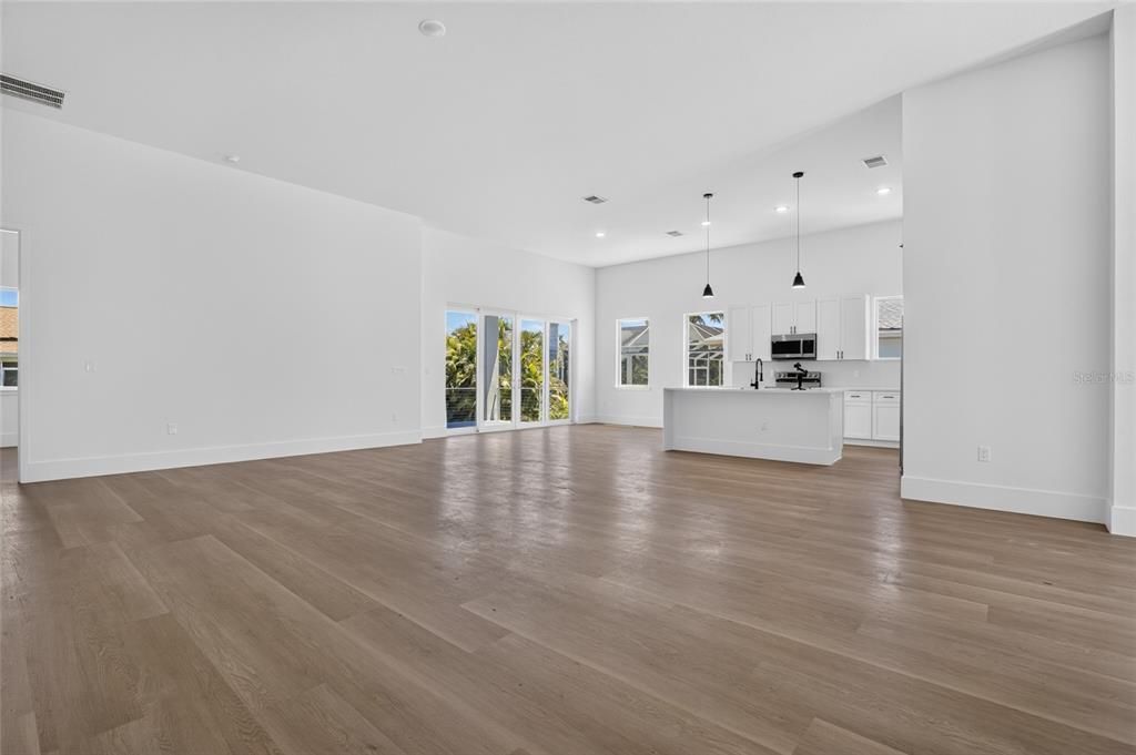 En Venta: $475,000 (4 camas, 3 baños, 2346 Pies cuadrados)