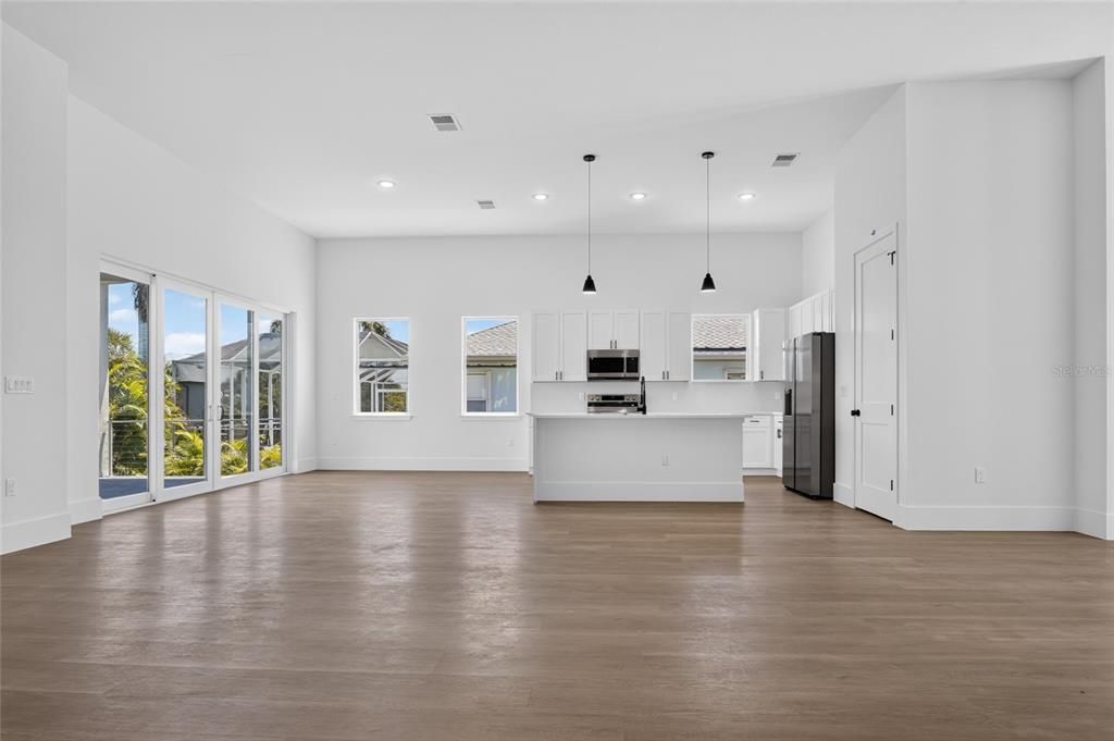 En Venta: $475,000 (4 camas, 3 baños, 2346 Pies cuadrados)