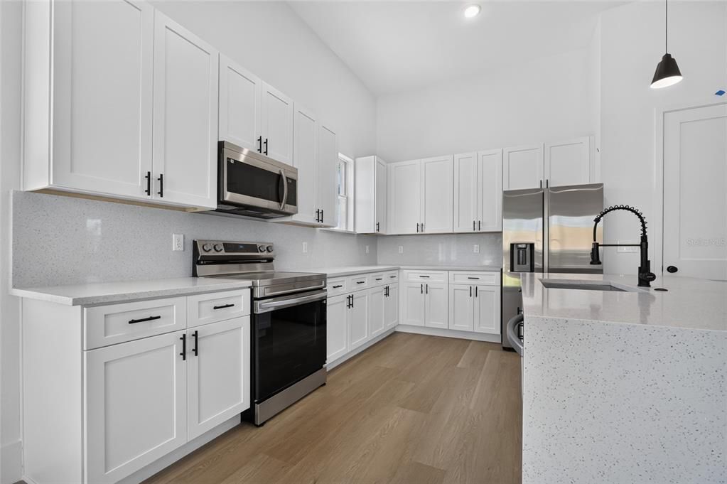 En Venta: $475,000 (4 camas, 3 baños, 2346 Pies cuadrados)