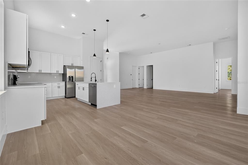 En Venta: $475,000 (4 camas, 3 baños, 2346 Pies cuadrados)