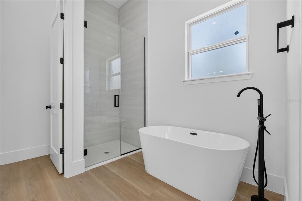 En Venta: $475,000 (4 camas, 3 baños, 2346 Pies cuadrados)