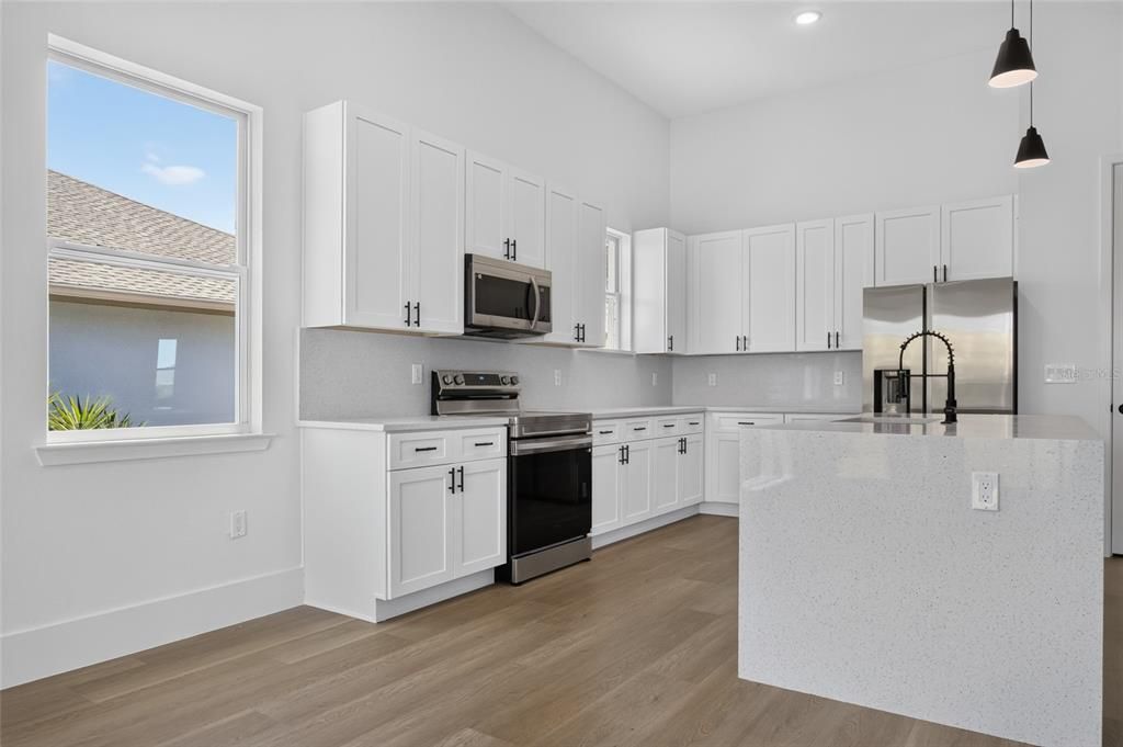 En Venta: $475,000 (4 camas, 3 baños, 2346 Pies cuadrados)