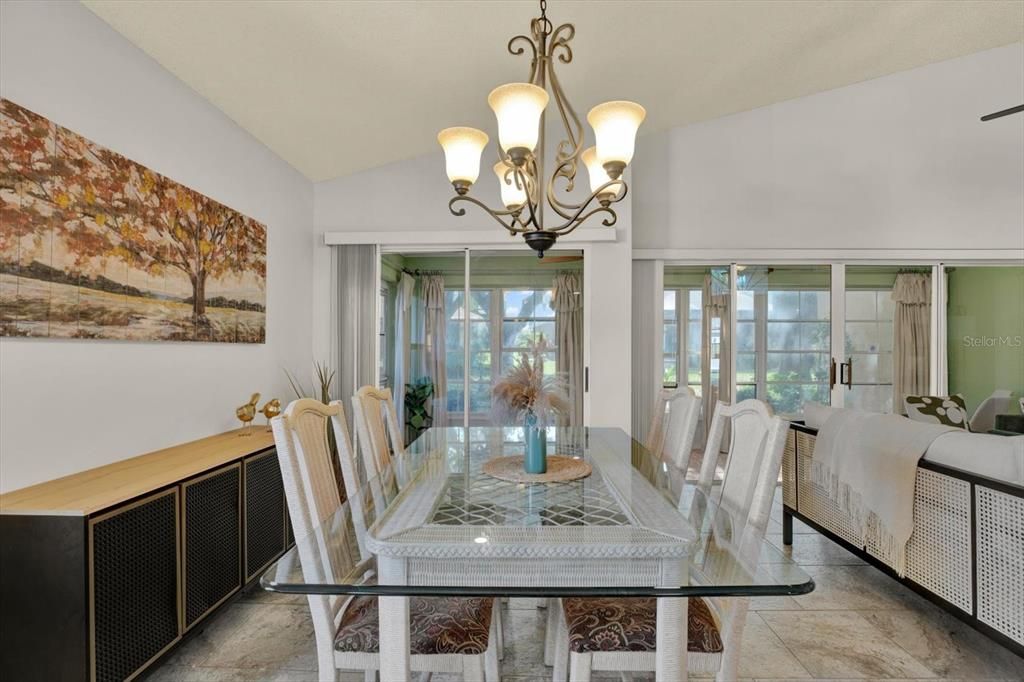 На продажу: $309,900 (2 спален, 2 ванн, 1634 Квадратных фут)