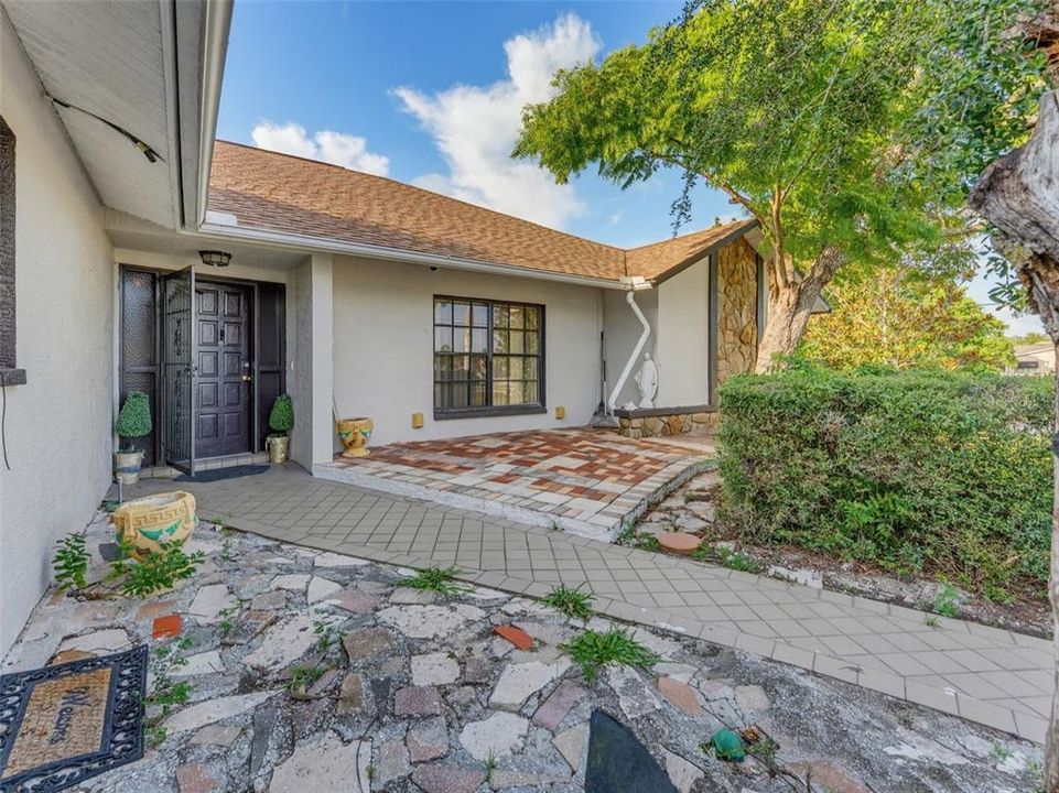 En Venta: $340,000 (3 camas, 2 baños, 1938 Pies cuadrados)