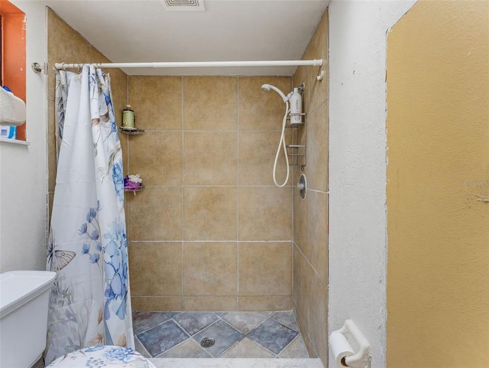 En Venta: $340,000 (3 camas, 2 baños, 1938 Pies cuadrados)