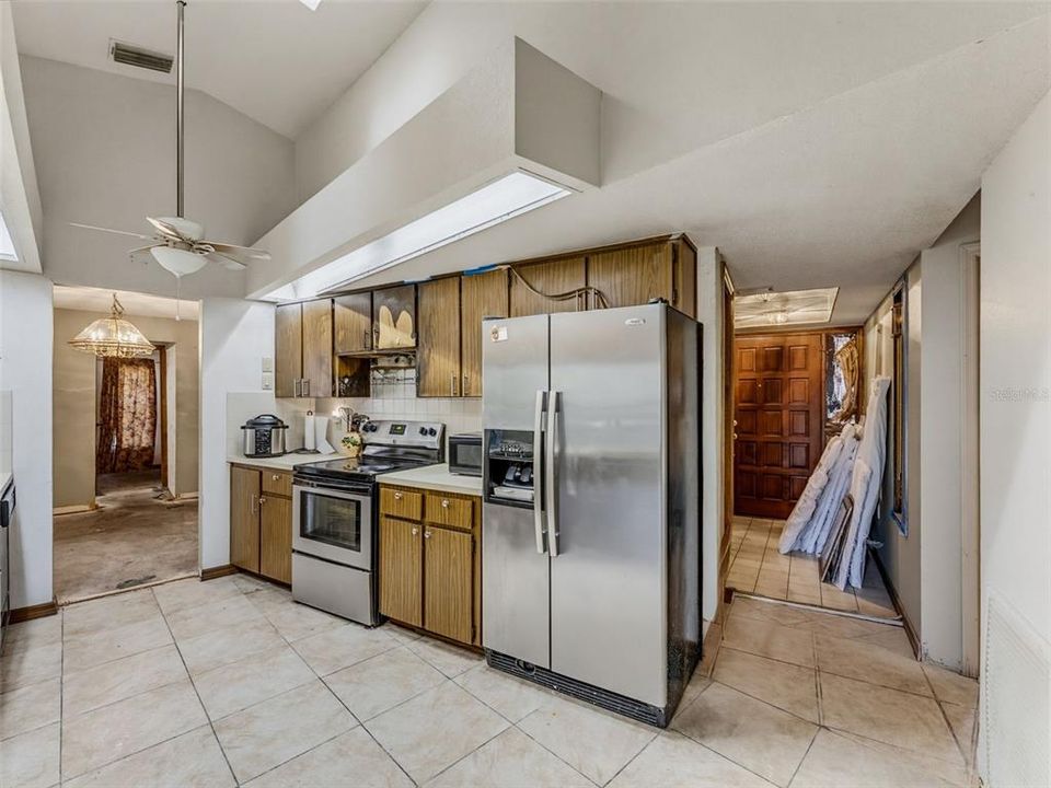 En Venta: $340,000 (3 camas, 2 baños, 1938 Pies cuadrados)