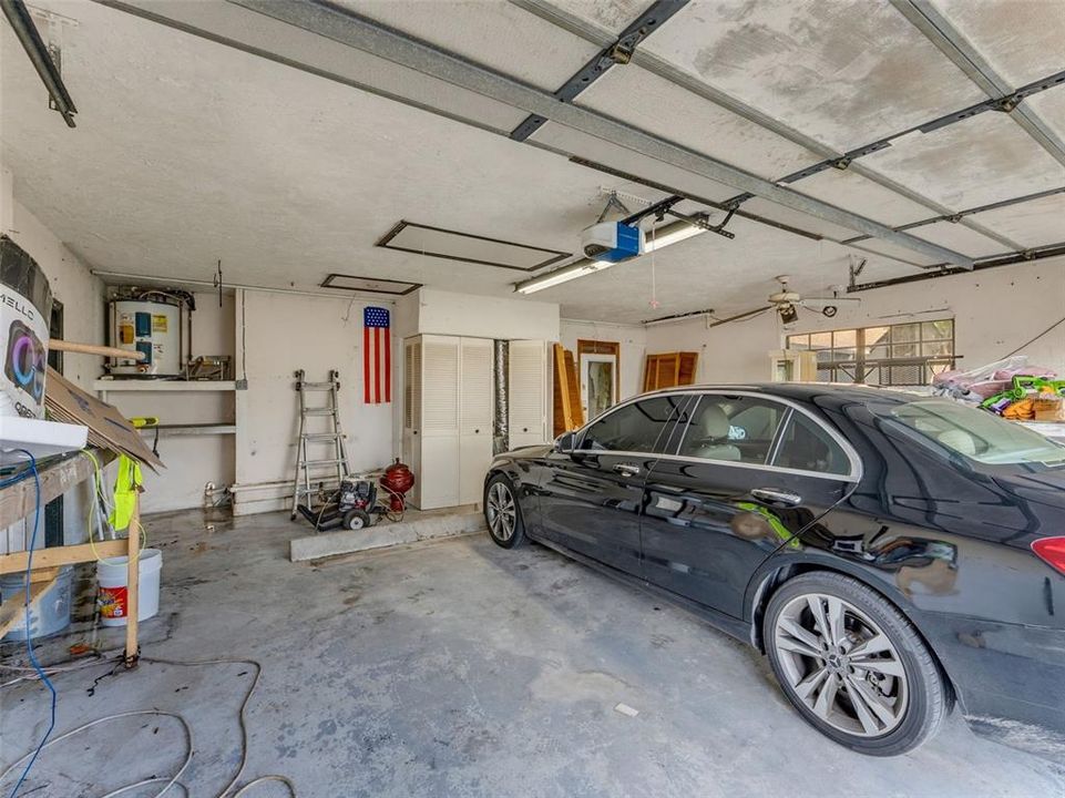 En Venta: $340,000 (3 camas, 2 baños, 1938 Pies cuadrados)