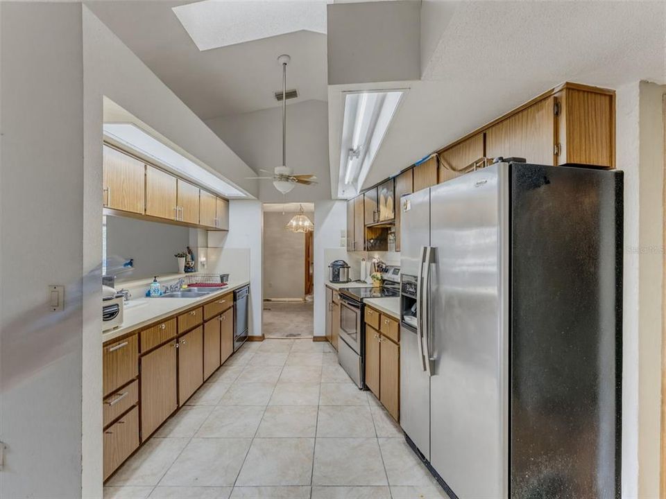 En Venta: $340,000 (3 camas, 2 baños, 1938 Pies cuadrados)