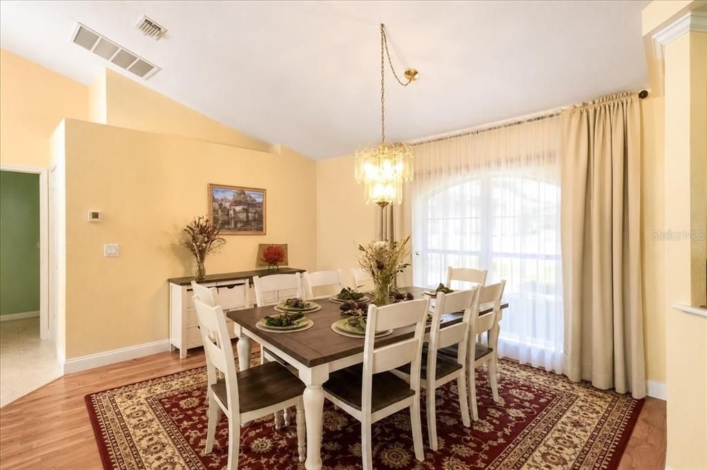 На продажу: $499,990 (3 спален, 2 ванн, 2491 Квадратных фут)