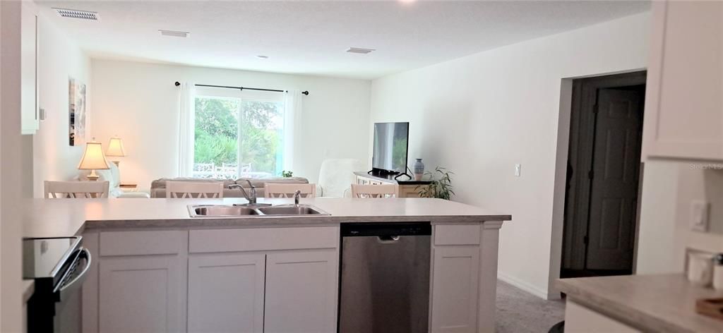 En Venta: $309,900 (3 camas, 2 baños, 1552 Pies cuadrados)