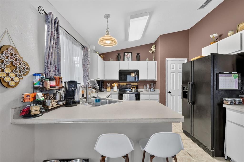 For Sale: $274,500 (3 beds, 2 baths, 1435 Square Feet)