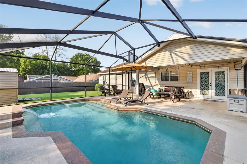 For Sale: $274,500 (3 beds, 2 baths, 1435 Square Feet)