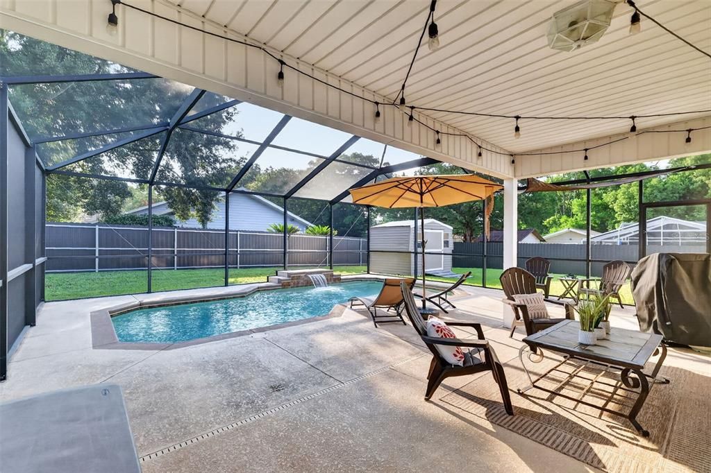 For Sale: $274,500 (3 beds, 2 baths, 1435 Square Feet)