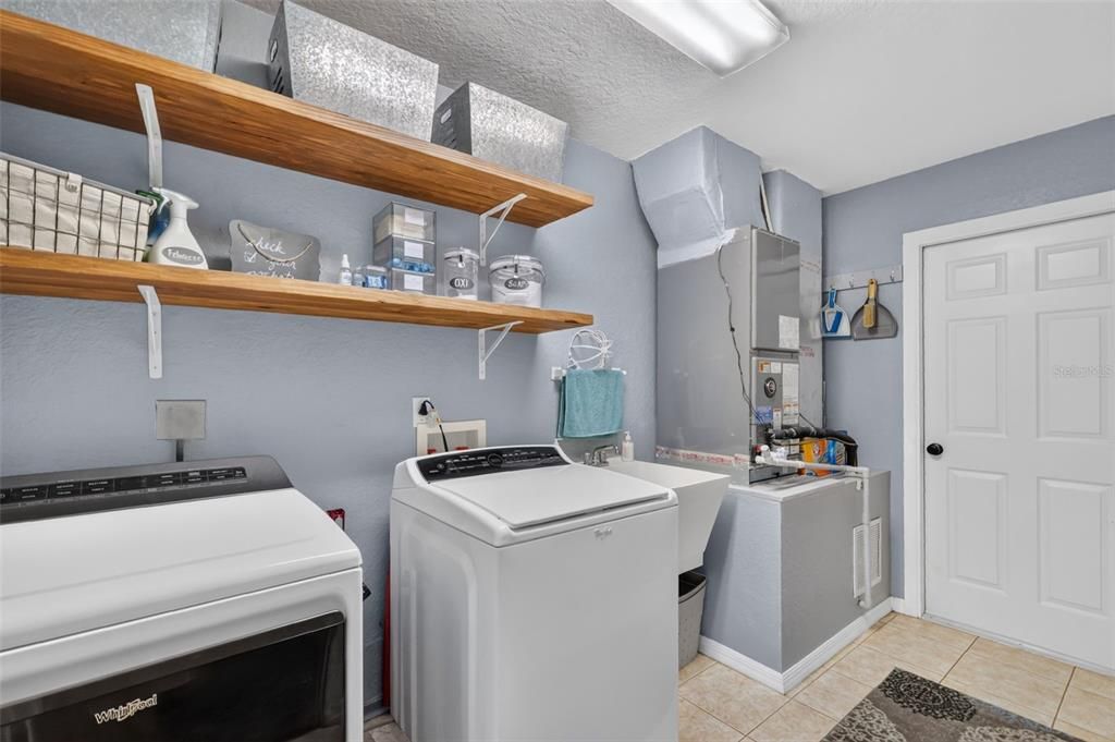 For Sale: $274,500 (3 beds, 2 baths, 1435 Square Feet)