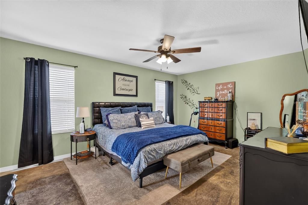 For Sale: $274,500 (3 beds, 2 baths, 1435 Square Feet)