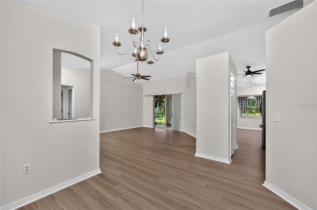 En Venta: $259,000 (3 camas, 2 baños, 1295 Pies cuadrados)