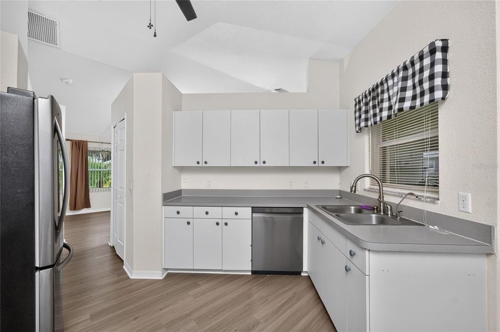 En Venta: $259,000 (3 camas, 2 baños, 1295 Pies cuadrados)