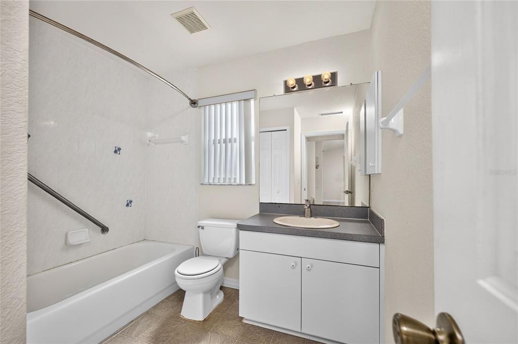 En Venta: $259,000 (3 camas, 2 baños, 1295 Pies cuadrados)