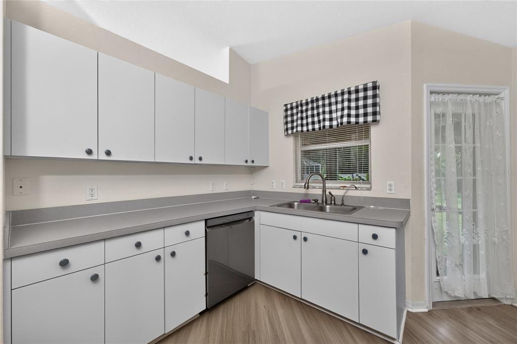 En Venta: $259,000 (3 camas, 2 baños, 1295 Pies cuadrados)