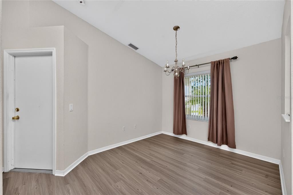 En Venta: $259,000 (3 camas, 2 baños, 1295 Pies cuadrados)