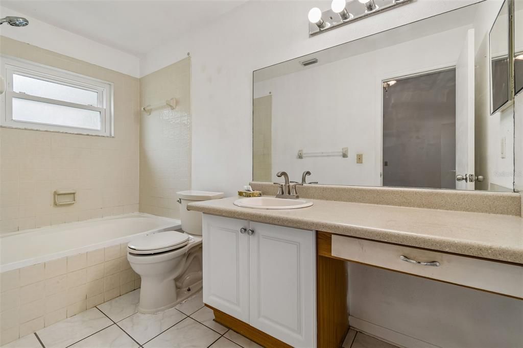 For Sale: $299,999 (3 beds, 2 baths, 1496 Square Feet)
