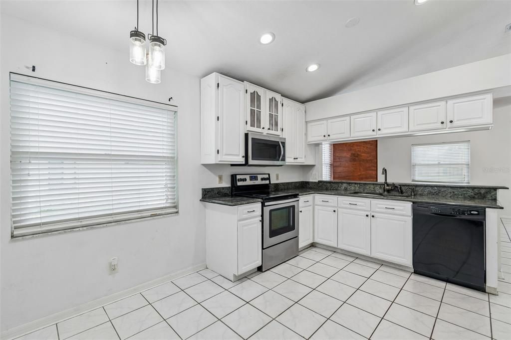For Sale: $299,999 (3 beds, 2 baths, 1496 Square Feet)