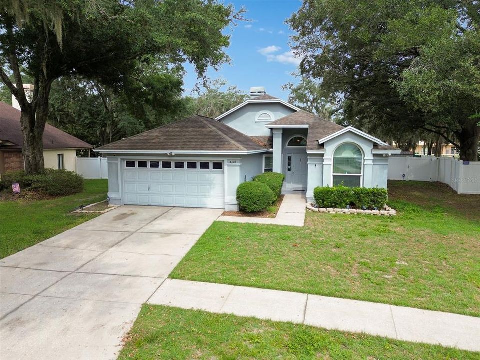 For Sale: $299,999 (3 beds, 2 baths, 1496 Square Feet)