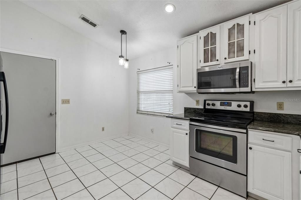 For Sale: $299,999 (3 beds, 2 baths, 1496 Square Feet)