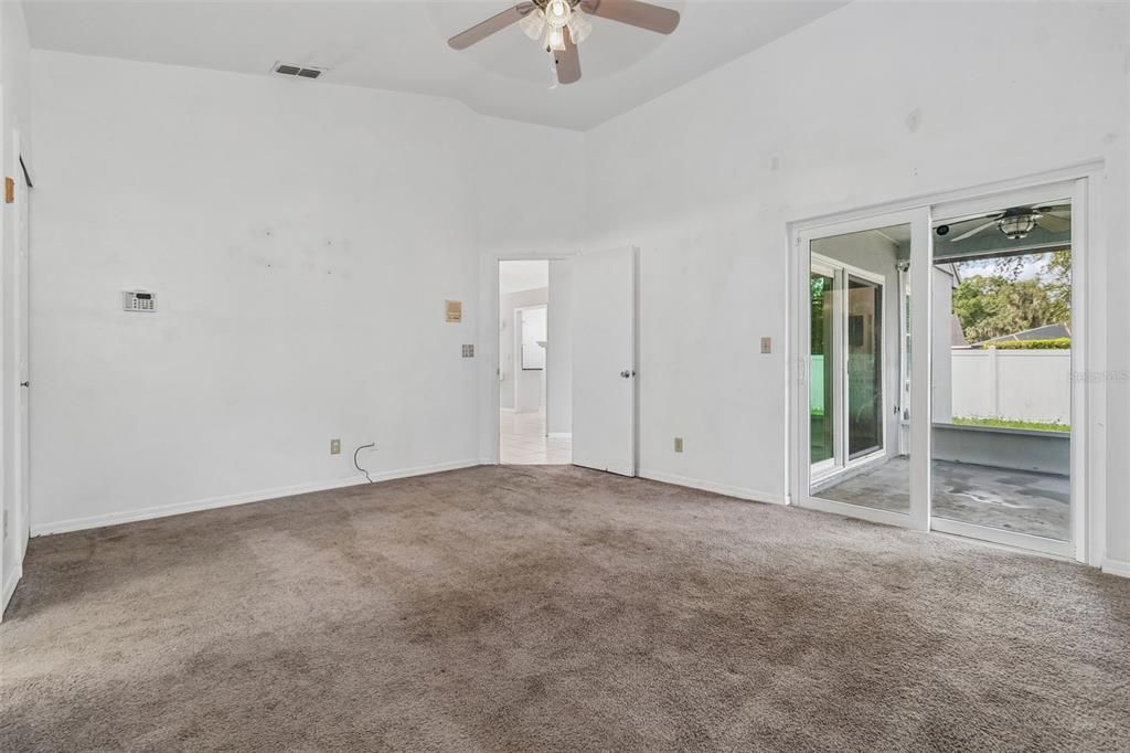 For Sale: $299,999 (3 beds, 2 baths, 1496 Square Feet)
