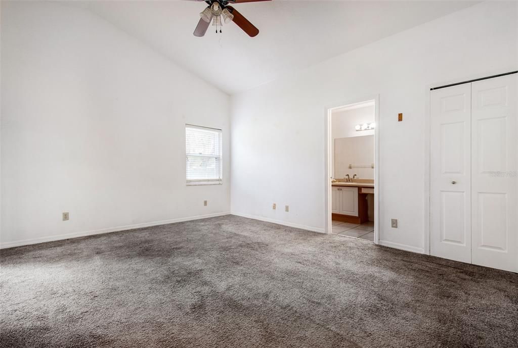 For Sale: $299,999 (3 beds, 2 baths, 1496 Square Feet)