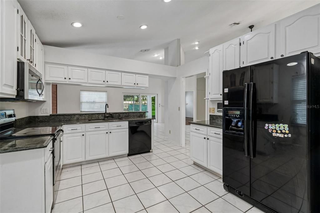 For Sale: $299,999 (3 beds, 2 baths, 1496 Square Feet)