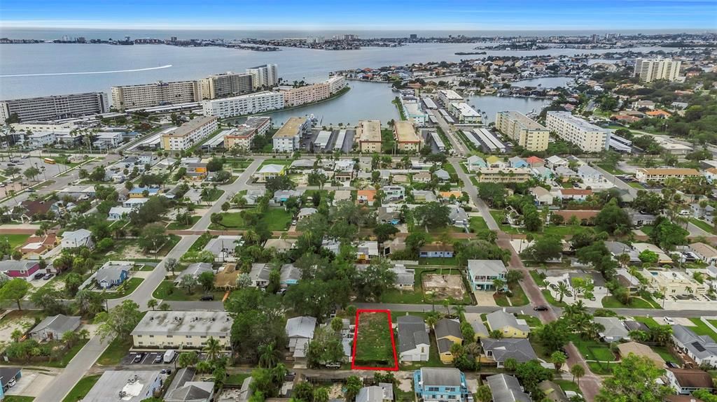 En Venta: $195,000 (0.09 acres)