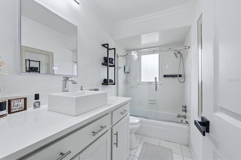En Venta: $695,000 (2 camas, 2 baños, 1945 Pies cuadrados)