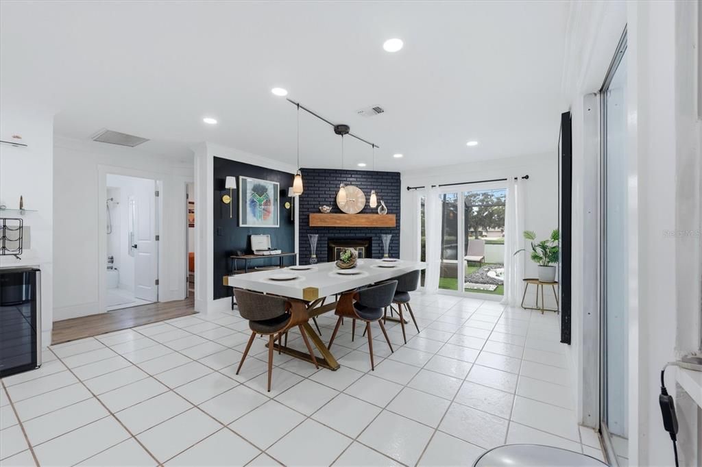 En Venta: $695,000 (2 camas, 2 baños, 1945 Pies cuadrados)