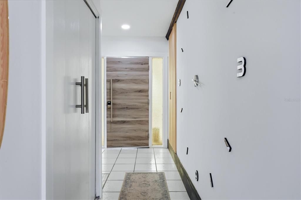 En Venta: $695,000 (2 camas, 2 baños, 1945 Pies cuadrados)