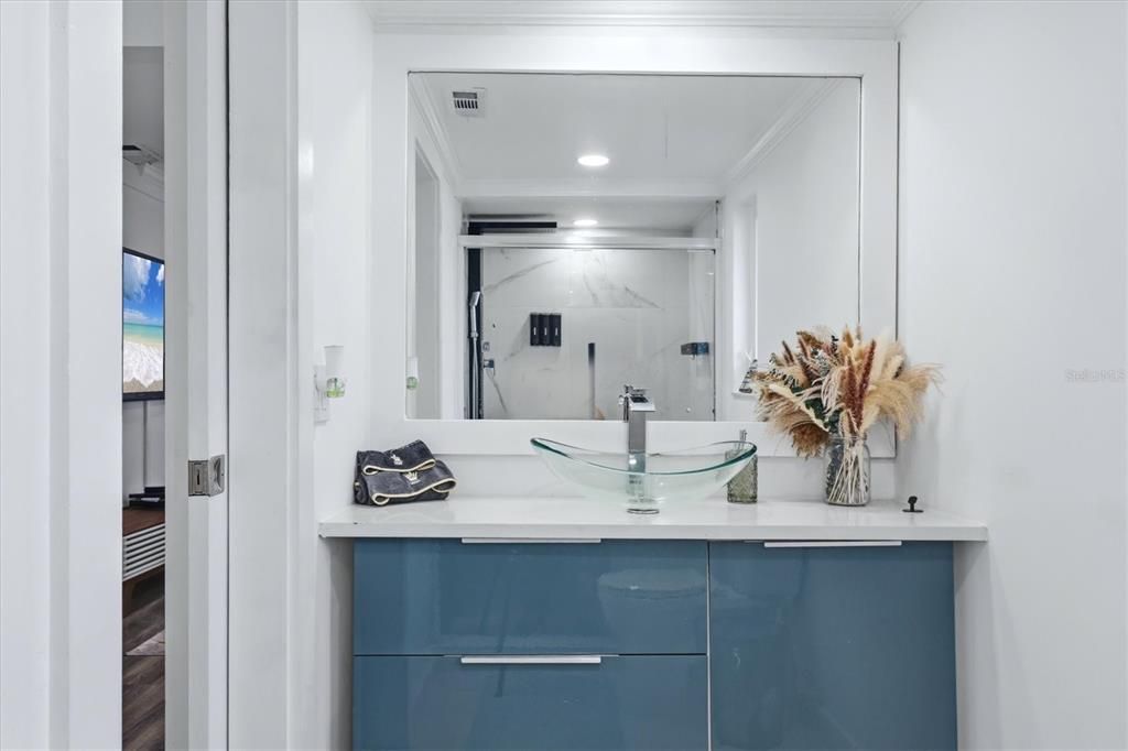 En Venta: $695,000 (2 camas, 2 baños, 1945 Pies cuadrados)