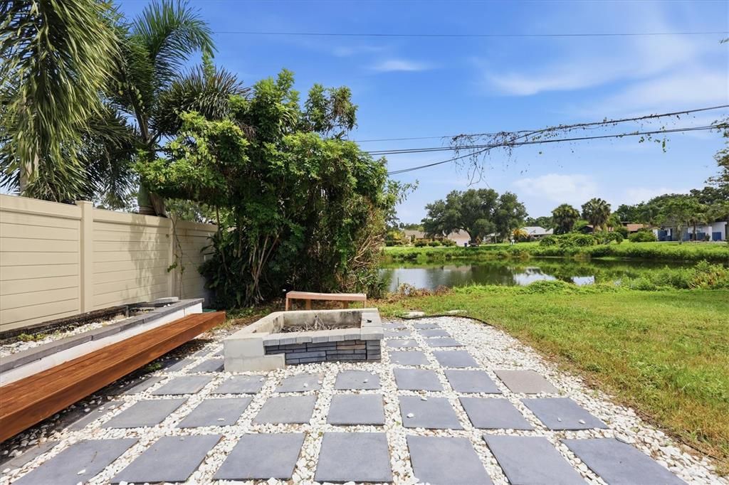 En Venta: $695,000 (2 camas, 2 baños, 1945 Pies cuadrados)