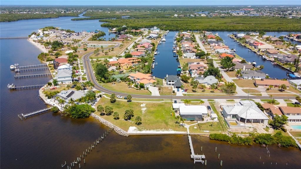 En Venta: $849,900 (0.35 acres)