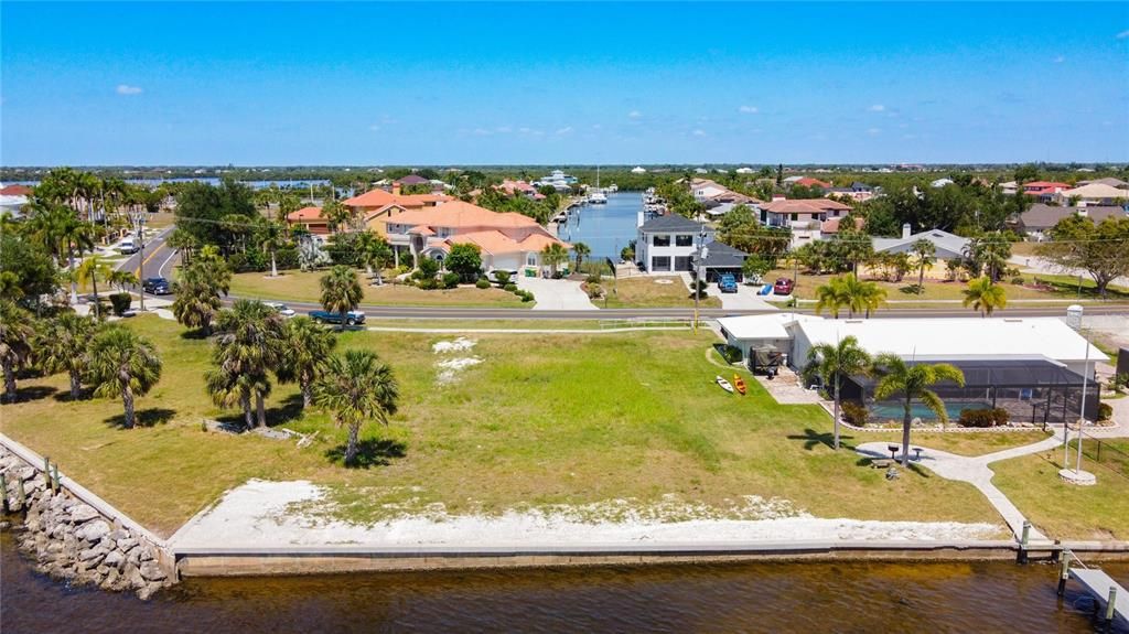 En Venta: $849,900 (0.35 acres)