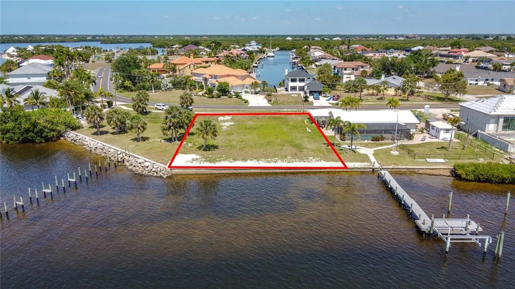 En Venta: $849,900 (0.35 acres)