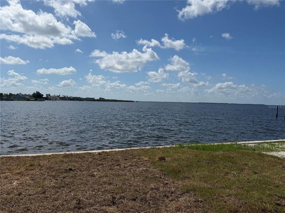 En Venta: $849,900 (0.35 acres)