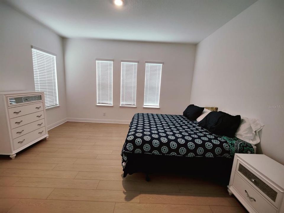 En Renta: $3,999 (4 camas, 3 baños, 2650 Pies cuadrados)