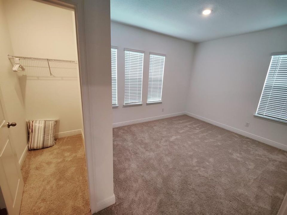En Renta: $3,999 (4 camas, 3 baños, 2650 Pies cuadrados)