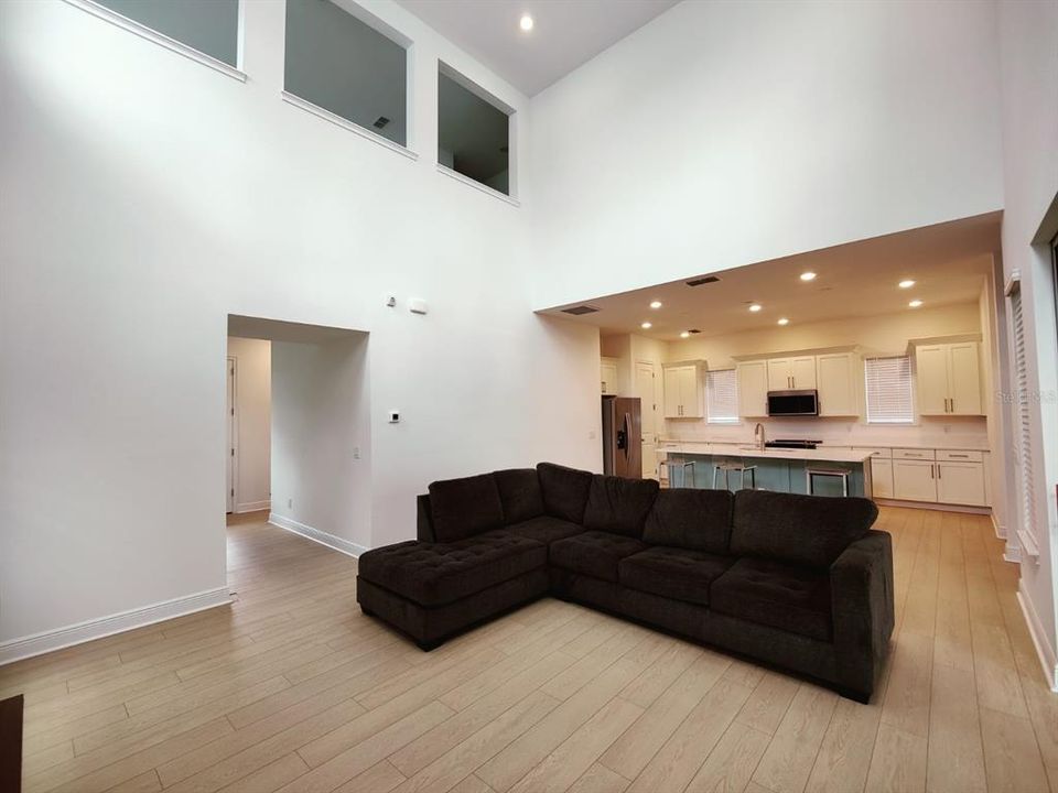En Renta: $3,999 (4 camas, 3 baños, 2650 Pies cuadrados)