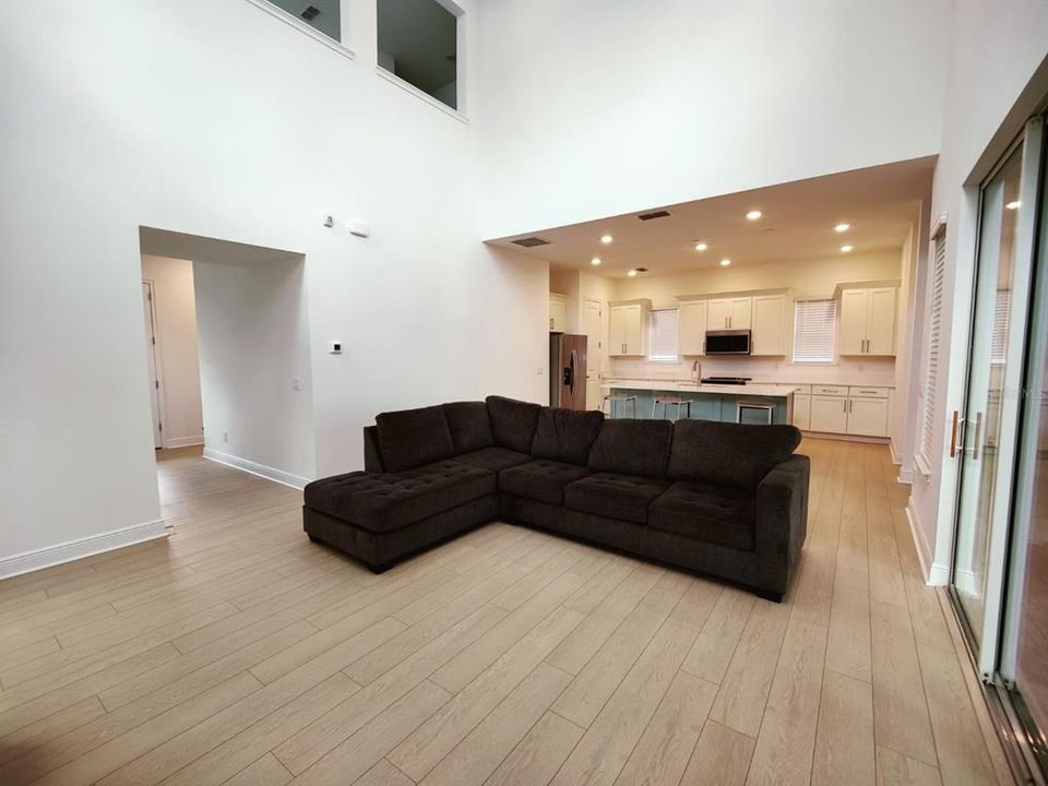 En Renta: $3,999 (4 camas, 3 baños, 2650 Pies cuadrados)