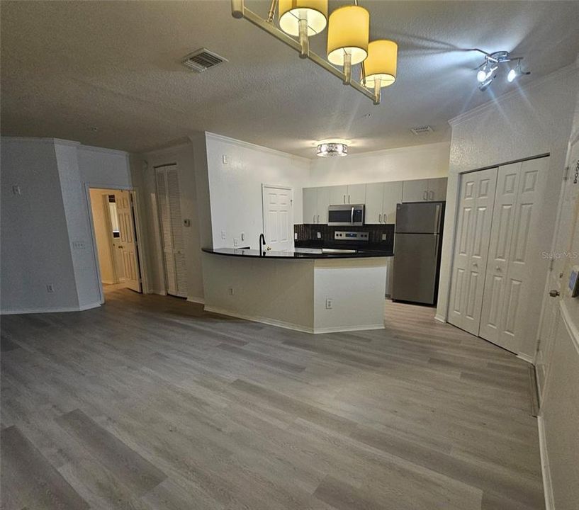 В аренду: $1,950 (2 спален, 2 ванн, 1174 Квадратных фут)
