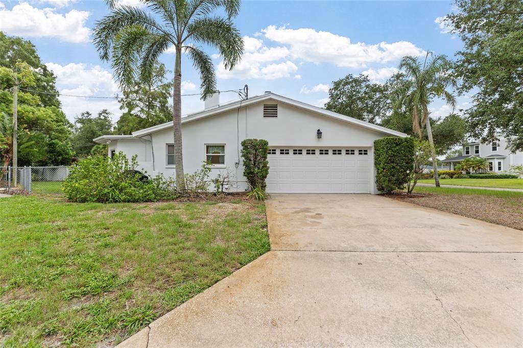 En Venta: $725,000 (3 camas, 2 baños, 2374 Pies cuadrados)
