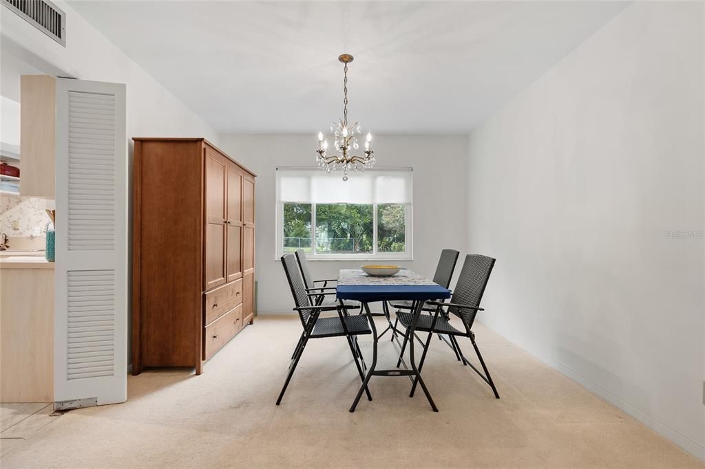 En Venta: $725,000 (3 camas, 2 baños, 2374 Pies cuadrados)