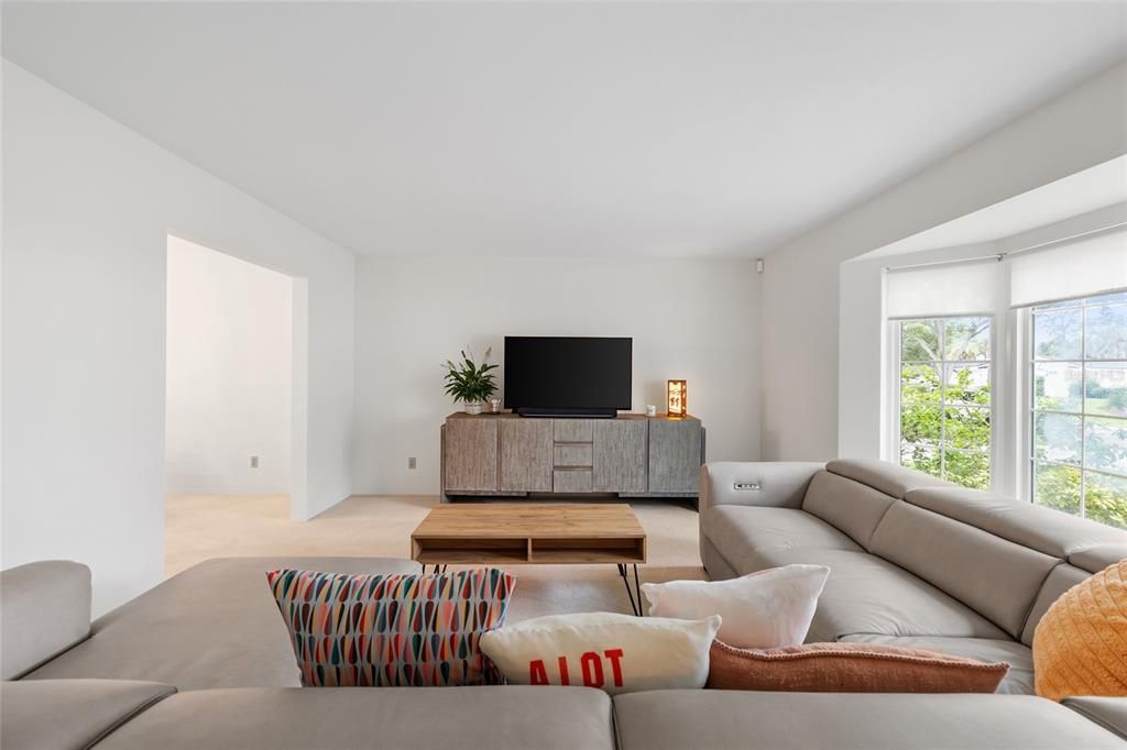 En Venta: $725,000 (3 camas, 2 baños, 2374 Pies cuadrados)